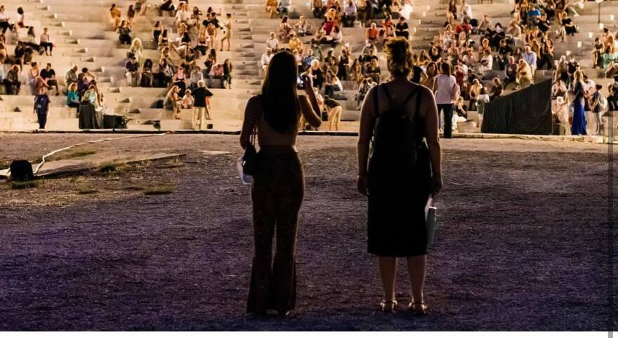 «Φαίδρα»: Λαμπερή πρεμιέρα στην Πετρούπολη