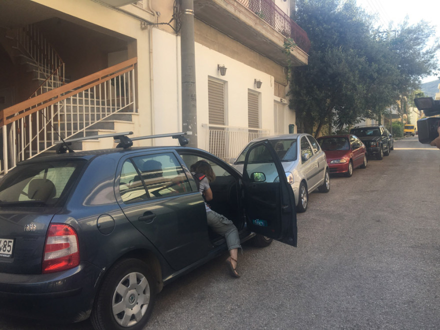 Έγκλημα στα Γλυκά Νερά: Με το μωρό στην αγκαλιά η μητέρα του Μπάμπη πάει να συναντήσει τη μητέρα της Καρολάιν