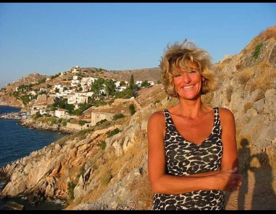 Ίνγκεμποργκ Μπέουχελ: Ποια είναι η Ολλανδή δημοσιογράφος που έκανε την προβοκατόρικη ερώτηση στον Μητσοτάκη