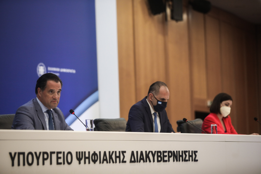 Διευκολύνσεις εμβολιασμένων: Πώς θα λειτουργήσουν εστίαση, θέατρα, αθλητισμός από 1η Ιουλίου