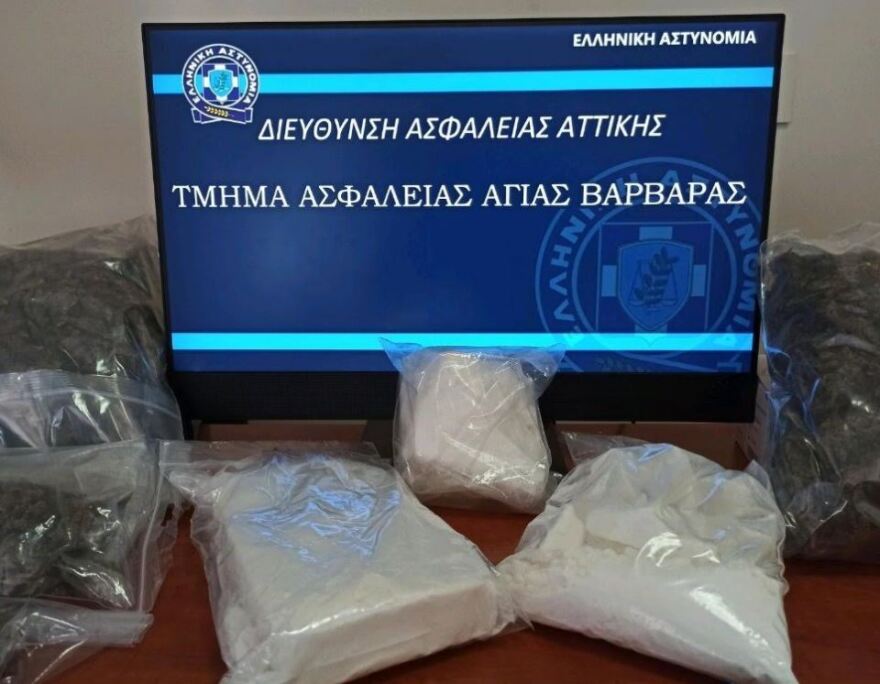 Εξάρθρωση κυκλώματος που έβαζε ανήλικο να μοιράζει ναρκωτικά - «Χτυπούσαν» ακόμη και δίπλα σε σχολεία στο Χαϊδάρι