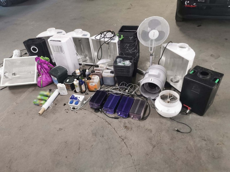 Βαρυμπόμπη: Χειροπέδες σε ζευγάρι που κατείχε πάνω από 80 κιλά κάνναβη και κοκαΐνη