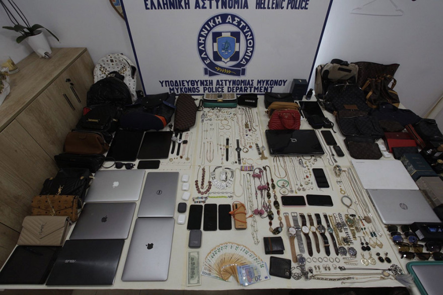 Μύκονος: Συνελήφθη σπείρα Αλβανών «ποντικών» που έκανε 39 διαρρήξεις σε βίλες 