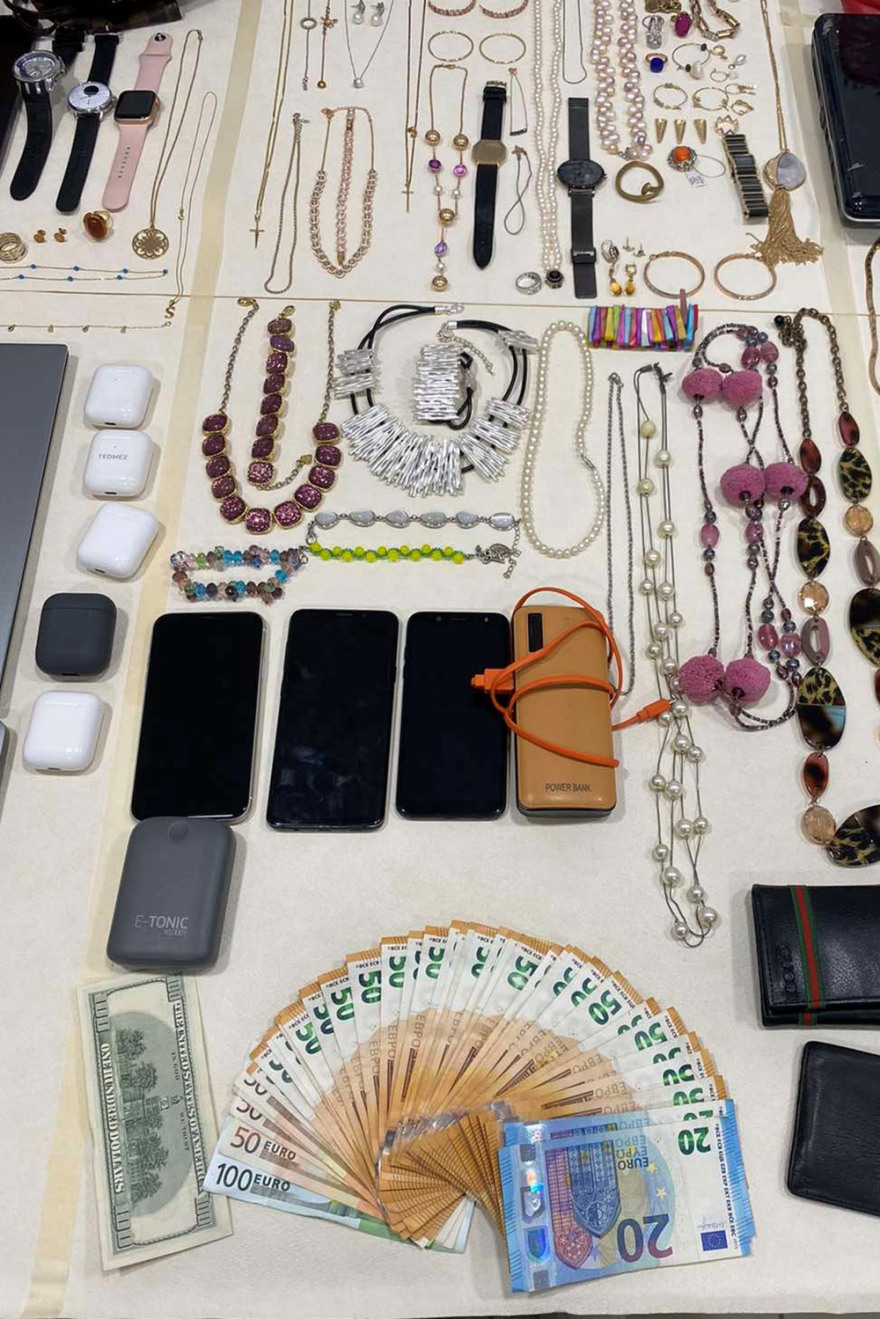 Μύκονος: Συνελήφθη σπείρα Αλβανών «ποντικών» που έκανε 39 διαρρήξεις σε βίλες 