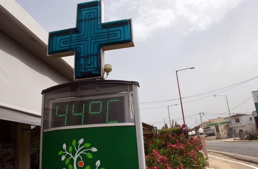 Καιρός: Ο καύσωνας «έκαψε» Κρήτη και Στερεά Ελλάδα – Ποιες περιοχές κτύπησαν 44άρια