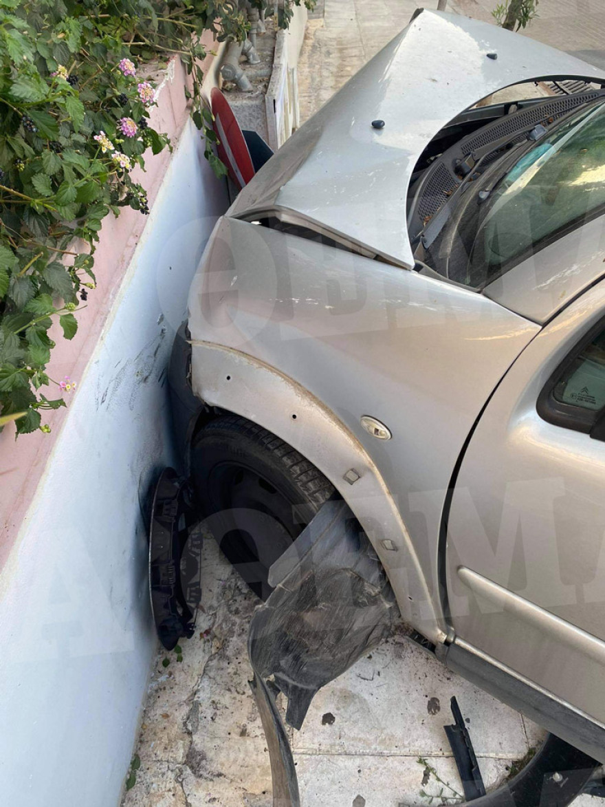 Σοκαριστικό τροχαίο με εγκατάλειψη στο Νέο Ηράκλειο 