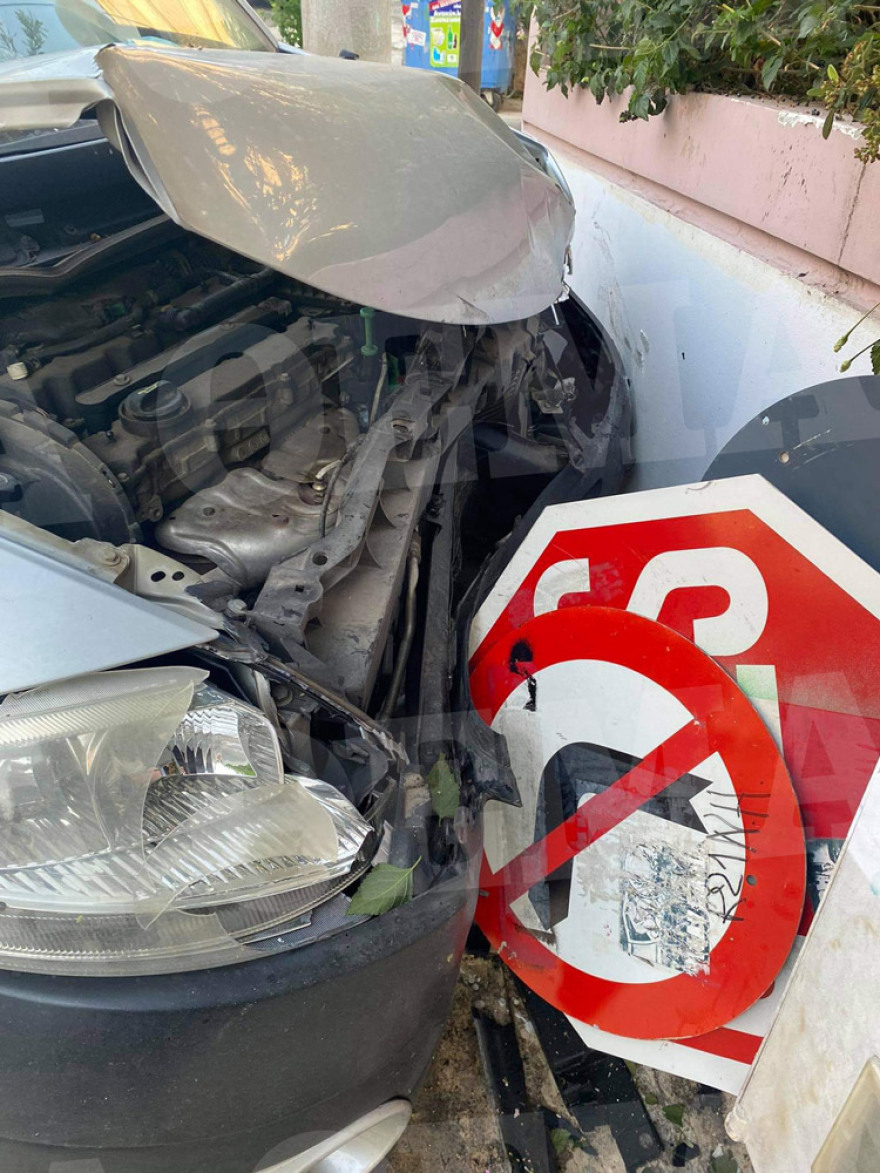 Σοκαριστικό τροχαίο με εγκατάλειψη στο Νέο Ηράκλειο 