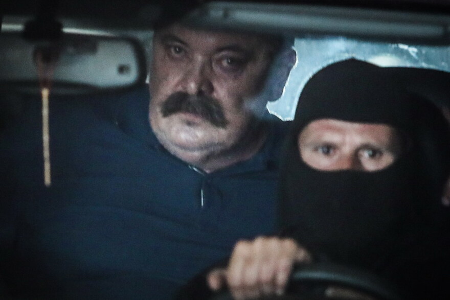 Χρήστος Παππάς: Έφτασε στις φυλακές Δομοκού - Ζήτησε να μείνει με τον Γιάννη Λαγό