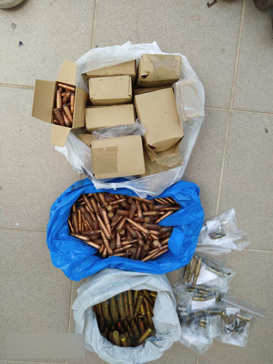 Φλώρινα: Βρήκαν οπλοστάσιο και αρχαιότητες σε σπίτι - Φωτογραφίες