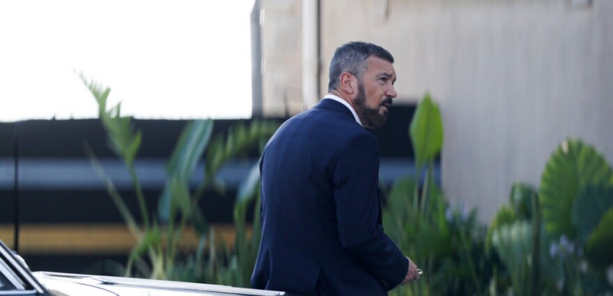 Αντόνιο Μπαντέρας: Στο λιμάνι της Θεσσαλονίκης με κοστούμι και Plymouth Barracuda - Βίντεο και φωτογραφίες