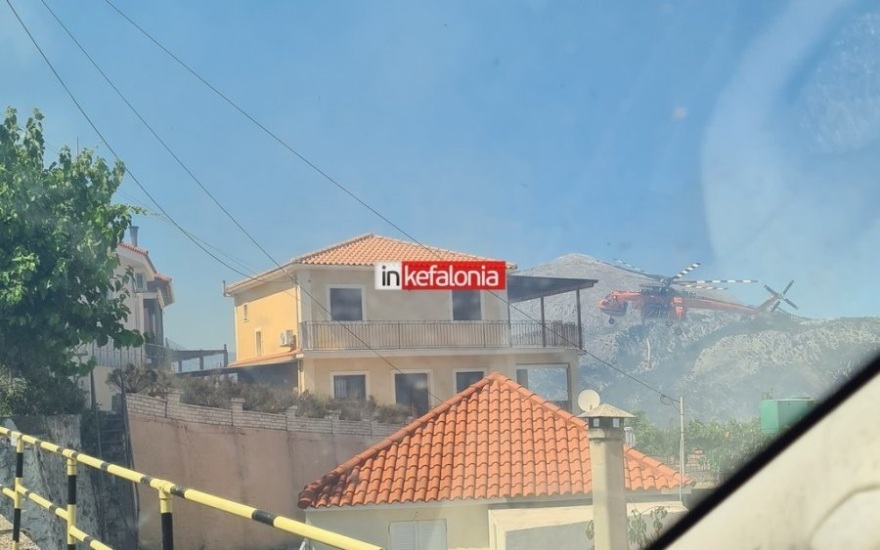 Μεγάλη φωτιά στην Κεφαλονιά: Εκκενώθηκε και δεύτερο χωριό - Ισχυροί άνεμοι 