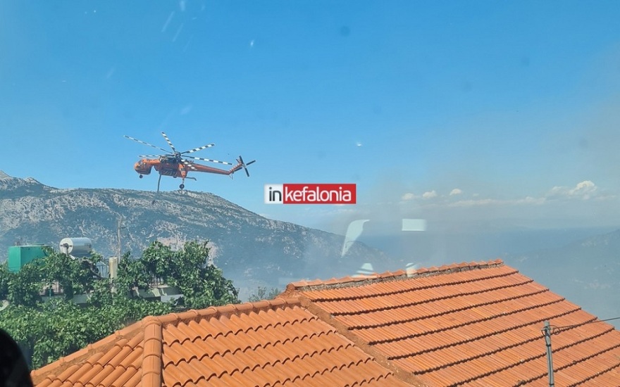 Μεγάλη φωτιά στην Κεφαλονιά: Εκκενώθηκε και δεύτερο χωριό - Ισχυροί άνεμοι 