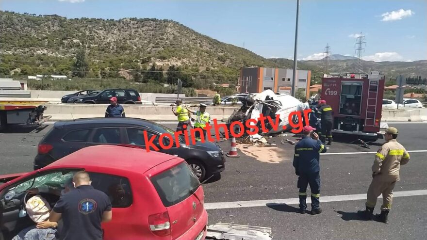 Σοβαρό τροχαίο με δύο τραυματίες κοντά στα διόδια Ισθμού - Δείτε βίντεο και φωτογραφίες