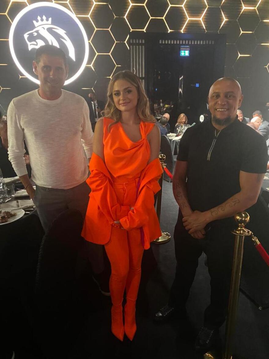 Η Στεφανία Λυμπερακάκη τραγούδησε για τον σεΐχη του Ντουμπάι - Βίντεο