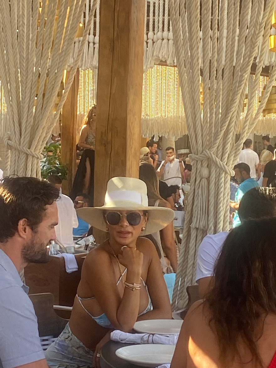 Μύκονος: Ο Μίραλεμ, ο διάδοχος του Μαρόκου και το Haut Brion των 15.000 ευρώ!