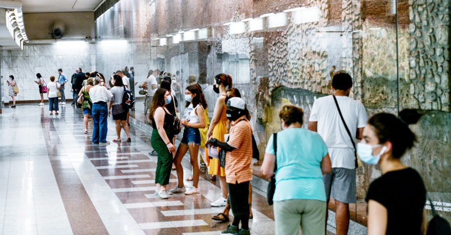 Rapid test: Ουρές και σήμερα στο Σύνταγμα