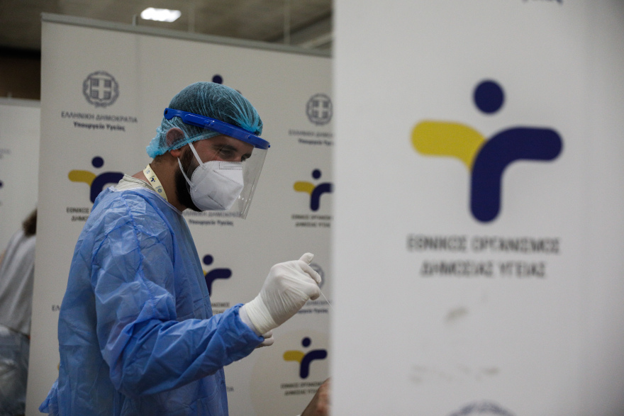 Rapid test: Τεράστιες ουρές και σήμερα στο Σύνταγμα 