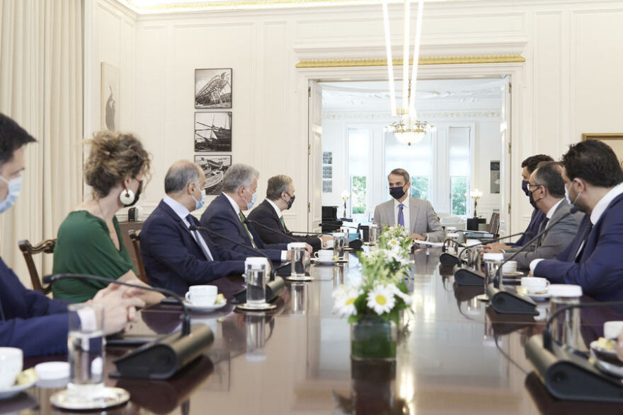 Παραδόθηκε στον πρωθυπουργό η μελέτη για το νέο Εθνικό Σχέδιο για τη Δωρεά και Μεταμόσχευση Οργάνων