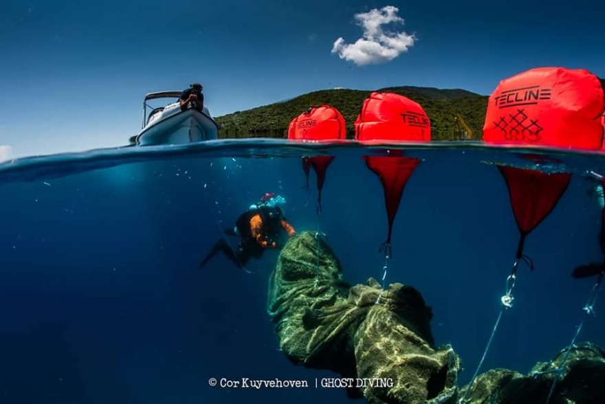 Ιθάκη: Καθάρισαν τον βυθό σε παραλία του νησιού - Απομακρύνθηκαν 76 τόνοι απορριμμάτων (φωτογραφίες)