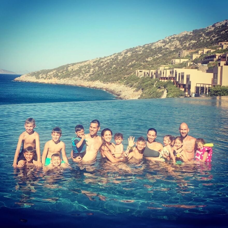 Οικογένεια Βασίλη Σπανούλη: Φωτογραφίες από τις καλοκαιρινές τους διακοπές