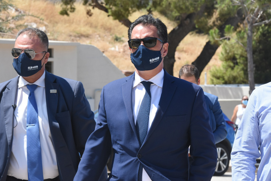 Συγγενείς και φίλοι είπαν το τελευταίο «αντίο» στον Βασίλη Τοκάκη