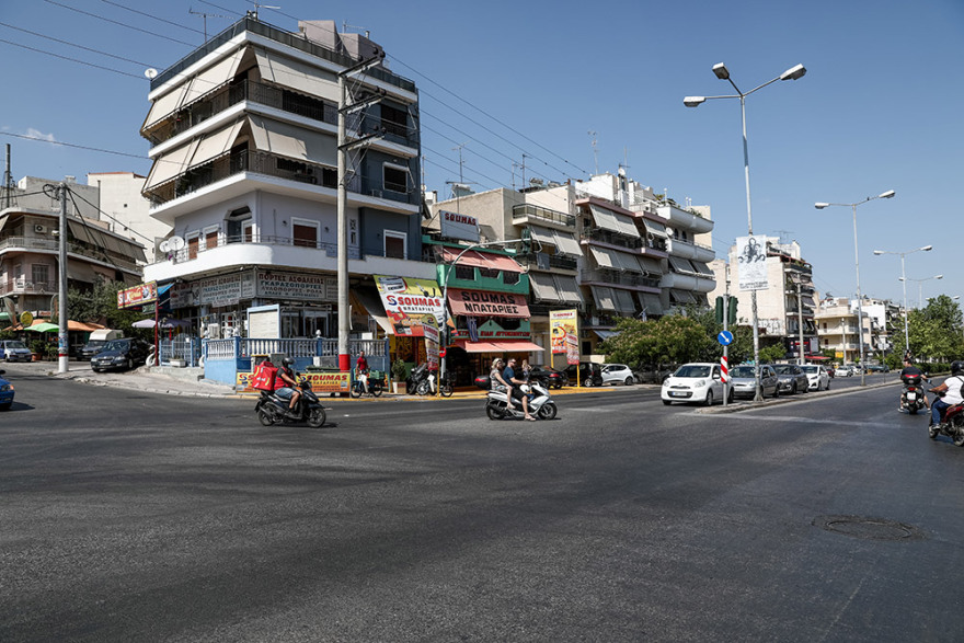 Τραγωδία στη Νίκαια: Φορτηγό παρέσυρε και σκότωσε επτάχρονο κοριτσάκι - Βίντεο και φωτογραφίες