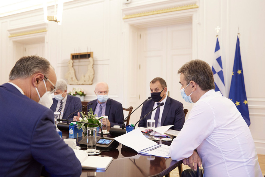 Σύσκεψη υπό τον Κυριάκο Μητσοτάκη για την ΕΑΒ