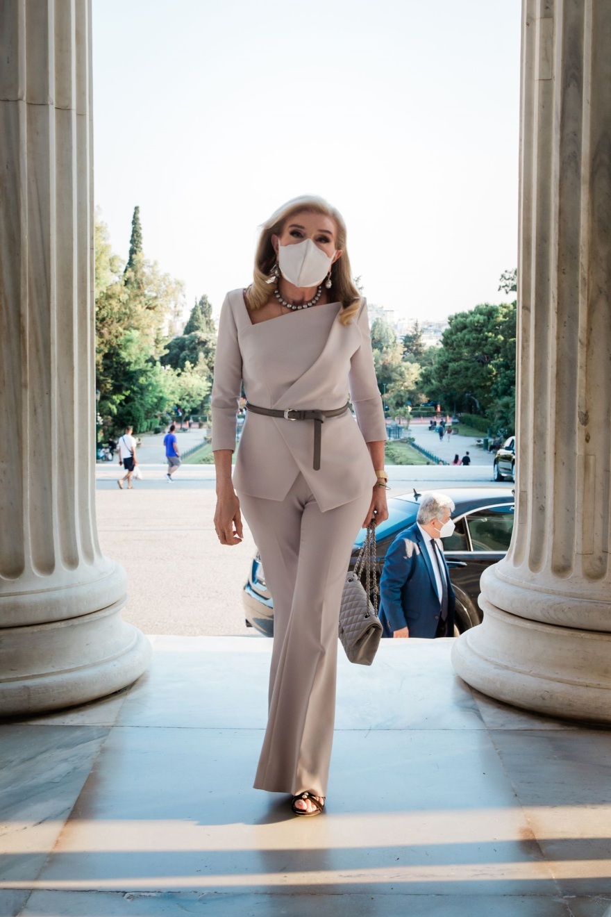 Μαριάννα Β. Βαρδινογιάννη: Κάθε άνθρωπος στον πλανήτη έχει τη δύναμη να μεταμορφώσει τον κόσμο με το αποτύπωμά του