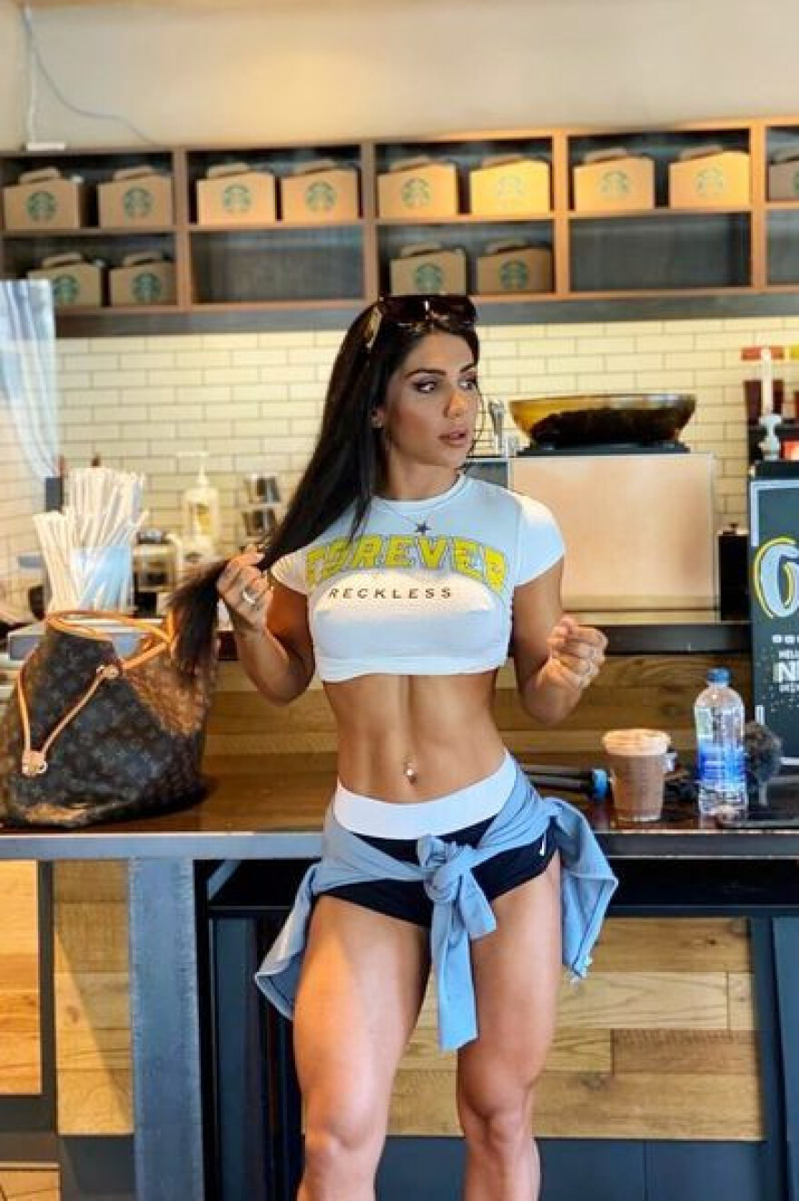 ΗΠΑ: Απαγόρευσαν σε Τουρκάλα bodybuilder να ταξιδέψει στο Τέξας επειδή ήταν «σχεδόν γυμνή» 