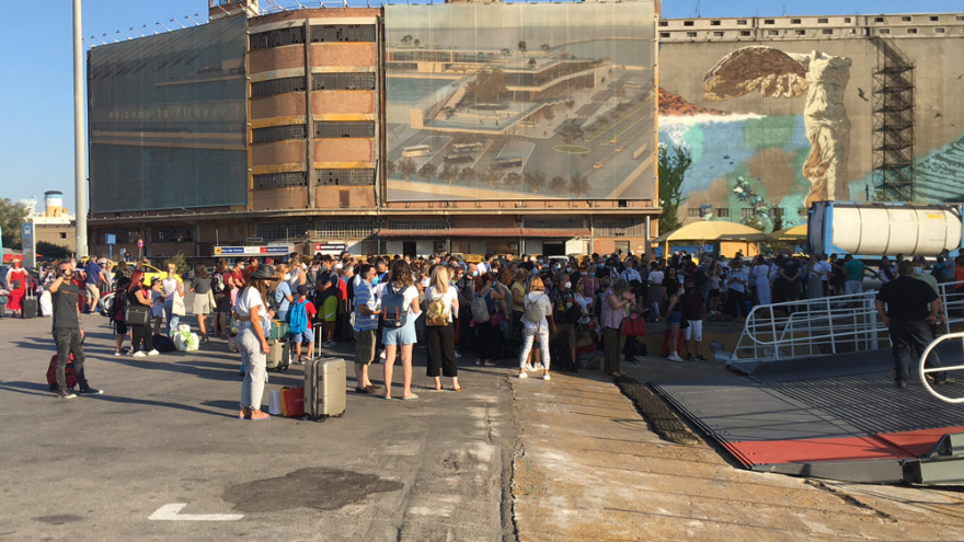 Κορωνοϊός: Αυξημένη κίνηση στα λιμάνια της Αττικής - Ουρές λόγω των αυστηρών ελέγχων