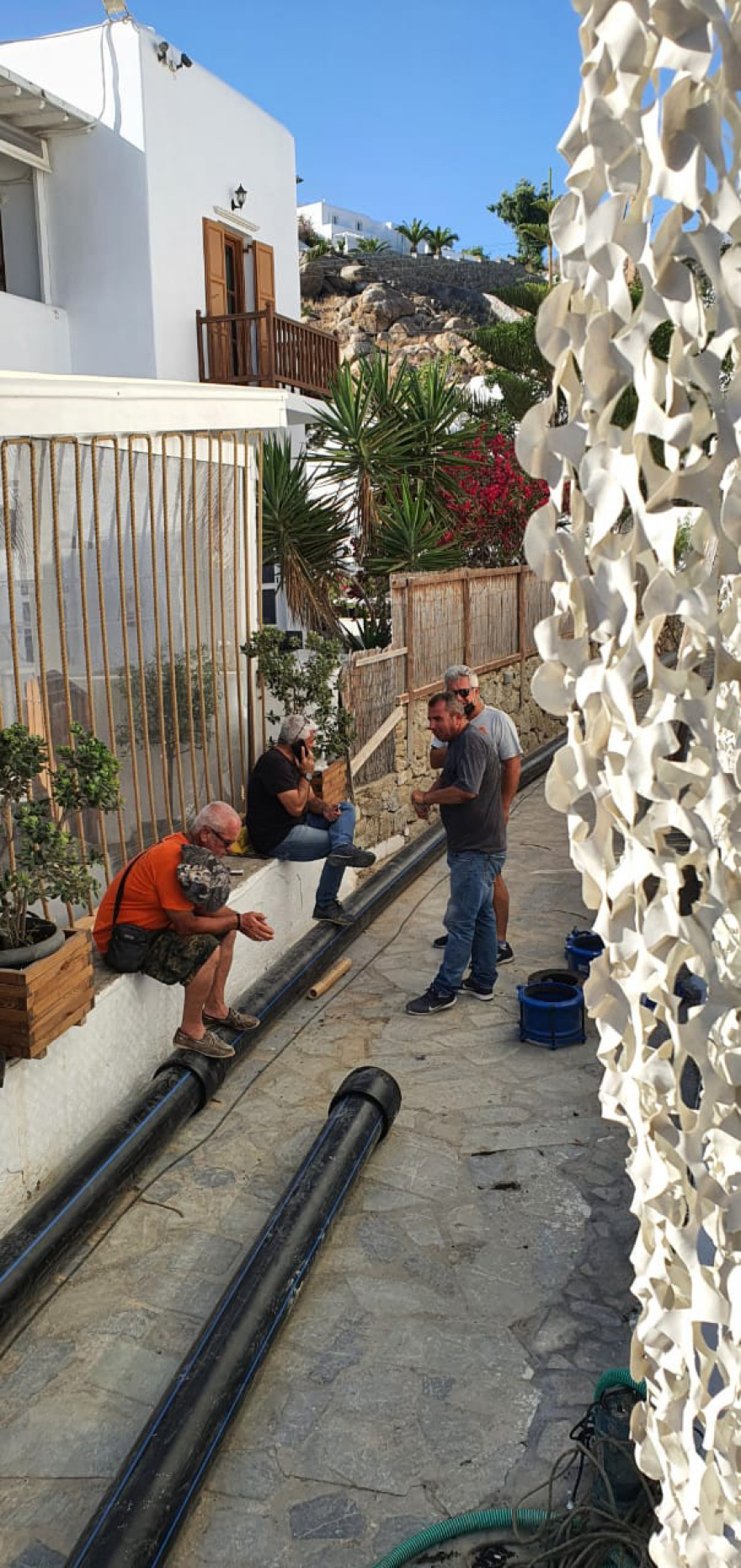 Μύκονος: «Έσκασε» η αποχέτευση από την υπερβολική δόμηση - Βίντεο και φωτογραφίες