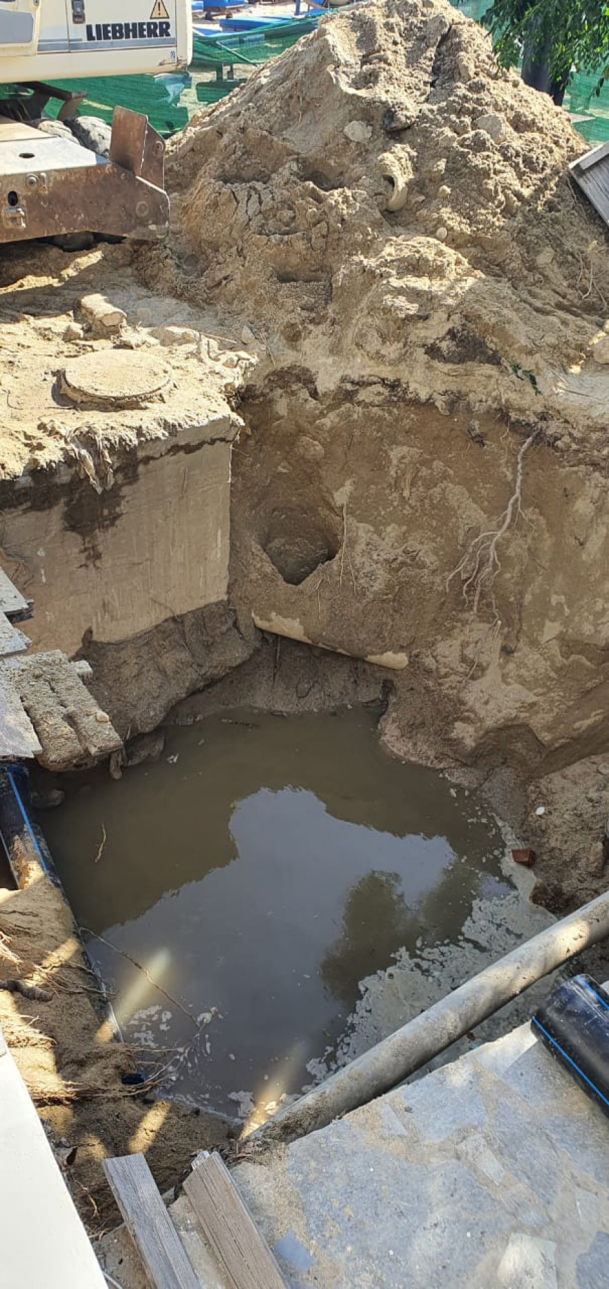 Μύκονος: «Έσκασε» η αποχέτευση από την υπερβολική δόμηση - Βίντεο και φωτογραφίες