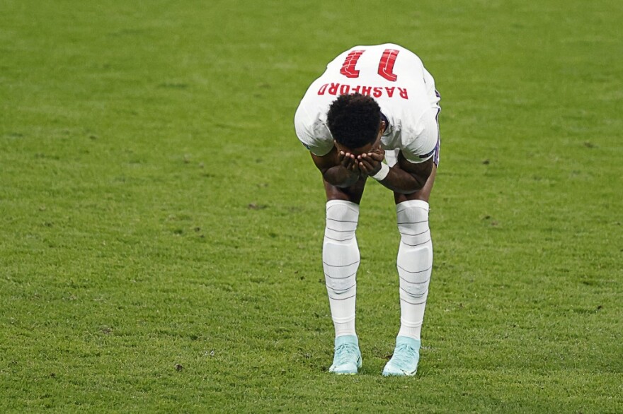 Euro 2020: «Σεισμός» στη Βρετανία για τις απειλές και την λεκτική κακοποίηση σε Σάκα, Σάντσο και Ράσφορντ μετά τα χαμένα πέναλτι