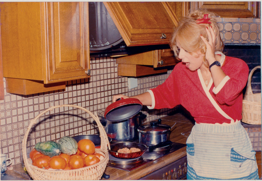 Τα καλοκαίρια της Αλίκης: Οι παρέες, η δίαιτα, τα ταξίδια και το ξαφνικά άδειο σπίτι