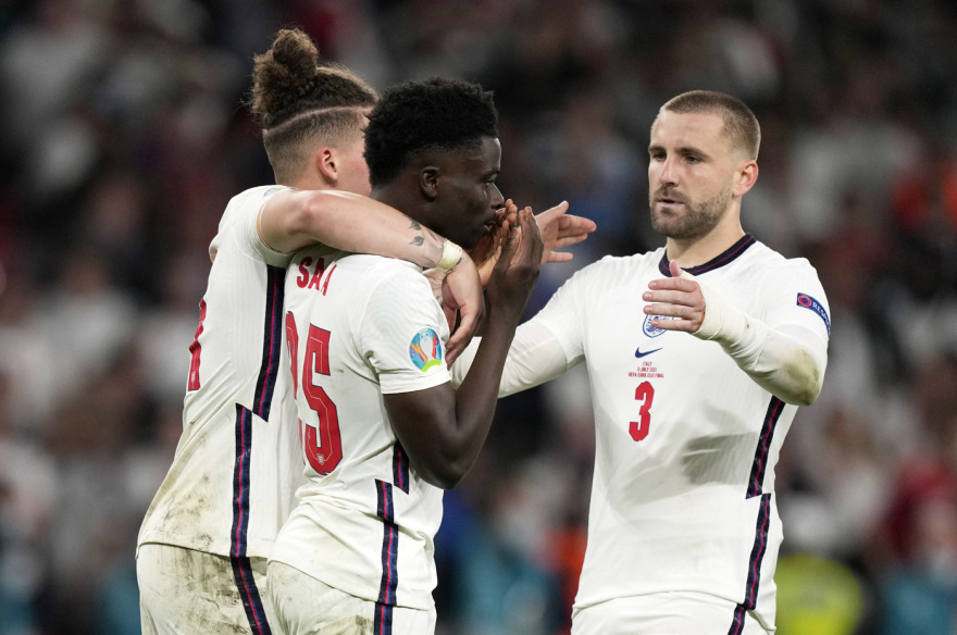 Euro 2020: Viva Italia! Σήκωσε το πρωτάθλημα Ευρώπης μέσα στο Λονδίνο - Δείτε βίντεο και φωτογραφίες