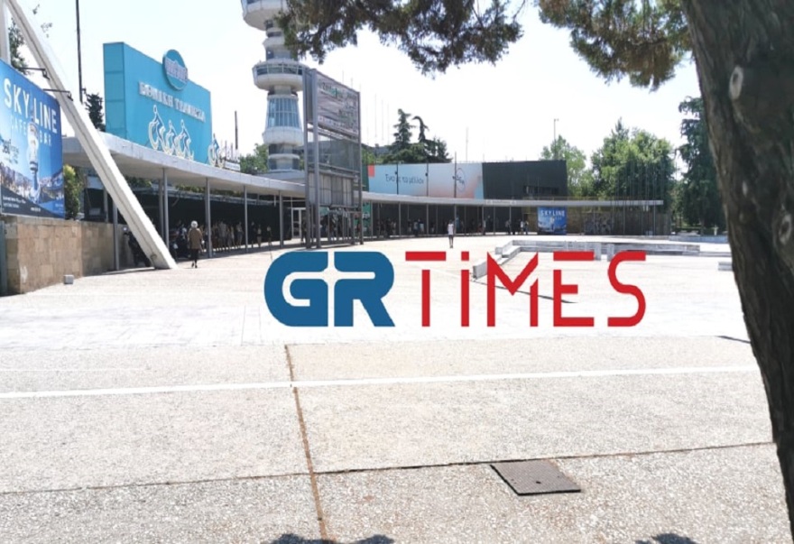 Θεσσαλονίκη: Ουρές από δεκάδες πολίτες για δωρεάν rapid test