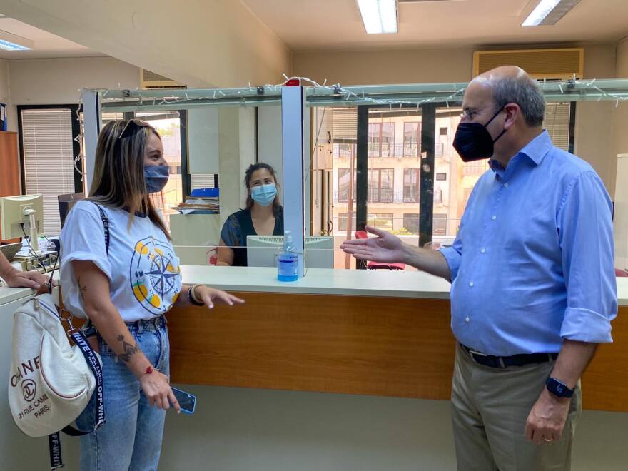 Χατζηδάκης: Επίσκεψη στον ΕΦΚΑ Κορίνθου - «Απαράδεκτες συνθήκες εργασίας, στο Πειθαρχικό η διευθύνουσα Πελοποννήσου»