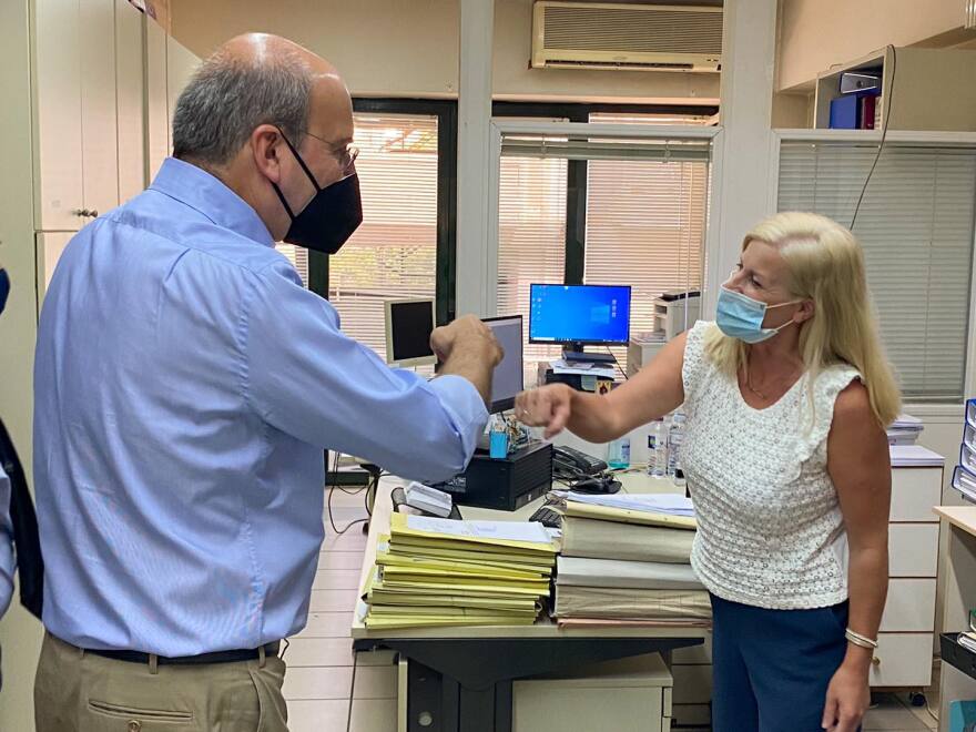 Χατζηδάκης: Επίσκεψη στον ΕΦΚΑ Κορίνθου - «Απαράδεκτες συνθήκες εργασίας, στο Πειθαρχικό η διευθύνουσα Πελοποννήσου»