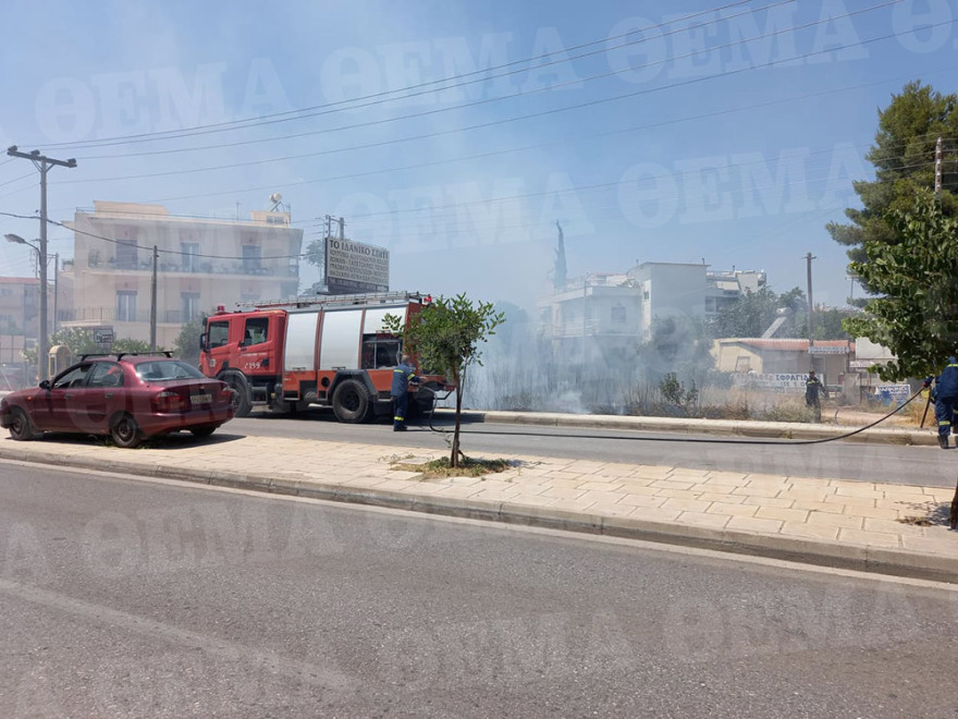 Φωτιά στη Δουκίσσης Πλακεντίας: Ρίψεις από ελικόπτερο - Δείτε βίντεο και φωτογραφίες