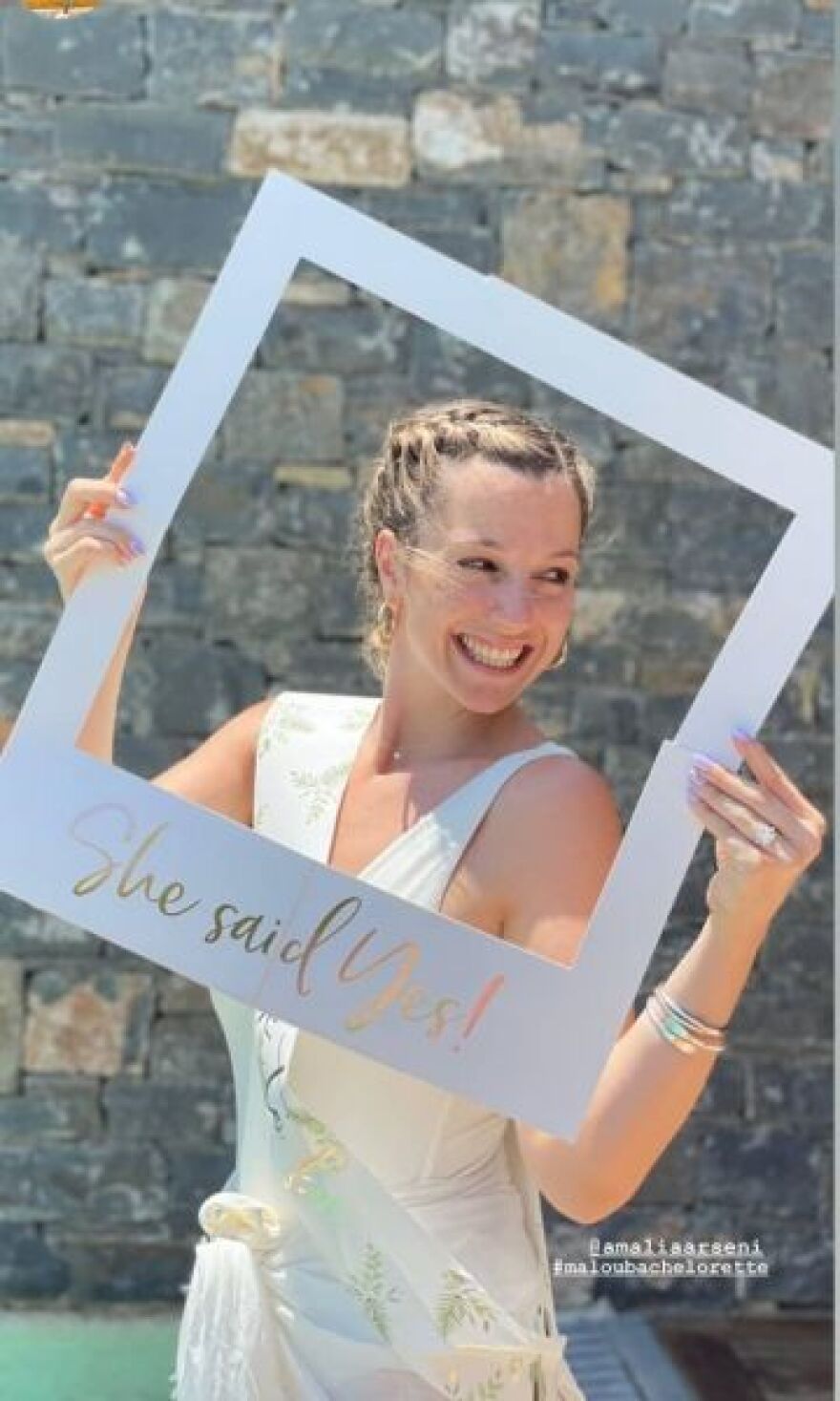 Παντρεύεται η κόρη του Γεράσιμου Αρσένη και της Λούκας Κατσέλη, Αμαλία