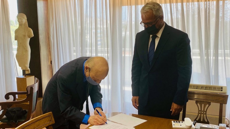 Ο Βορίδης απέδωσε Ελληνική υπηκοότητα στον κορυφαίο φιλέλληνα ανθρωπολόγο Μάικλ Χέρτσφελντ