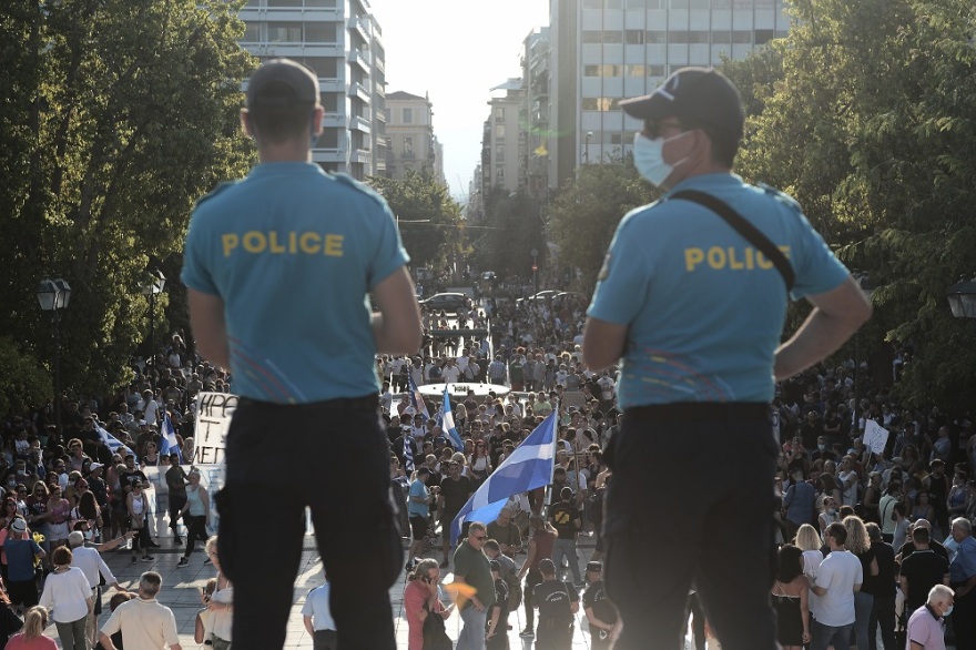 Συγκέντρωση αρνητών του εμβολίου σε Σύνταγμα και Ομόνοια