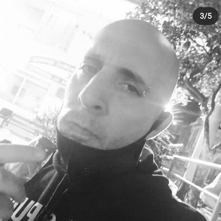 Ηλιούπολη: Αυτός είναι ο αστυνομικός – Σαμπάνιες, όπλα και... αποφθέγματα στο προφίλ του στο Facebook