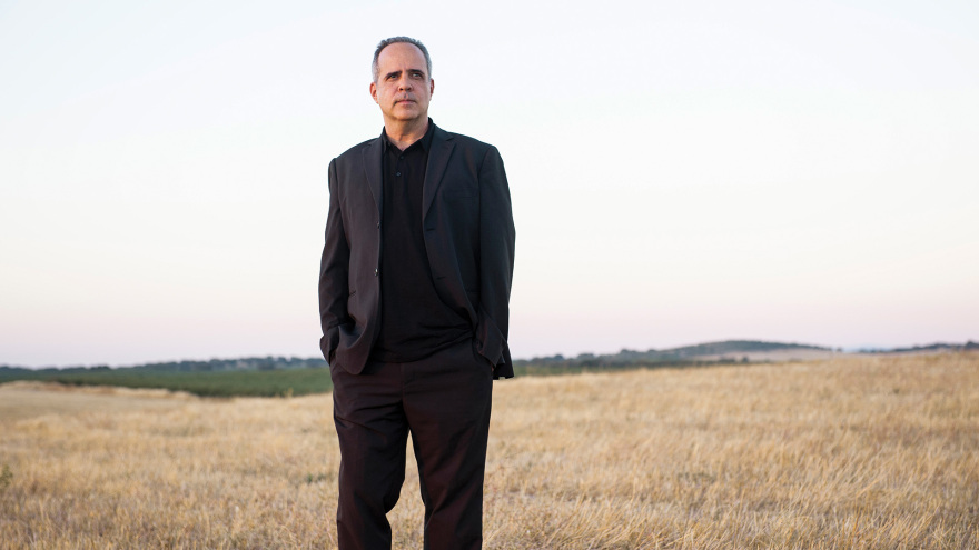 Friend of a Friend: Το νέο single του Rodrigo Leao σε συνεργασία με την Michelle Gurevich