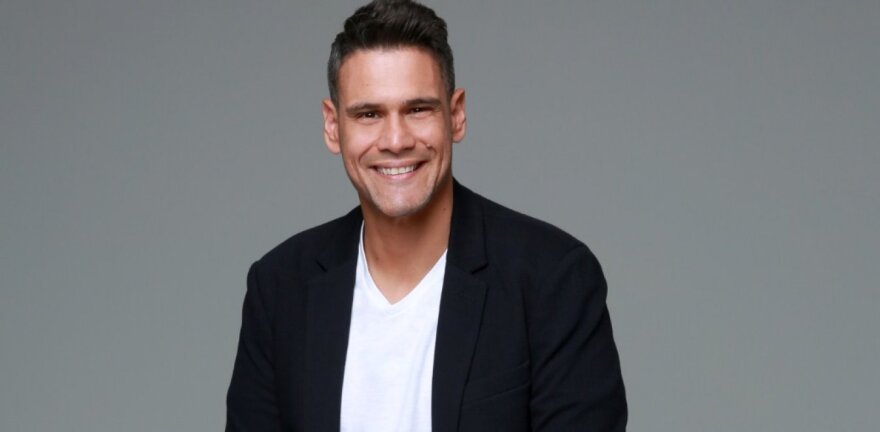 Ο Ουγγαρέζος στο Mega και η Δέσποινα Βανδή σε όλες τις ξαπλώστρες 