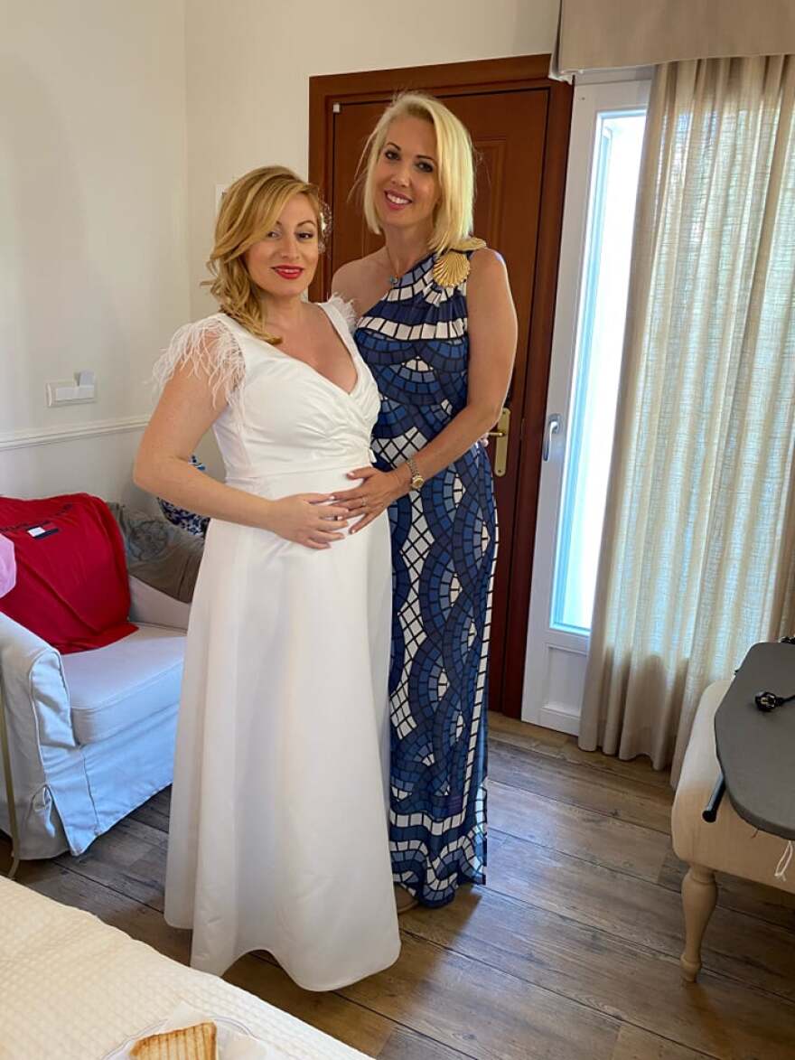 Γρηγόρης Μπιθικώτσης - Ελένη Τσιριγκάκη : Παντρεύτηκαν στο νησί των Ανέμων