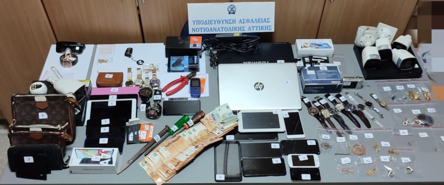 Εξαρθρώθηκε συμμορία που διέπραττε διαρρήξεις σε σπίτια - Η λεία τους εκτιμάται σε πάνω από 500.000 ευρώ 