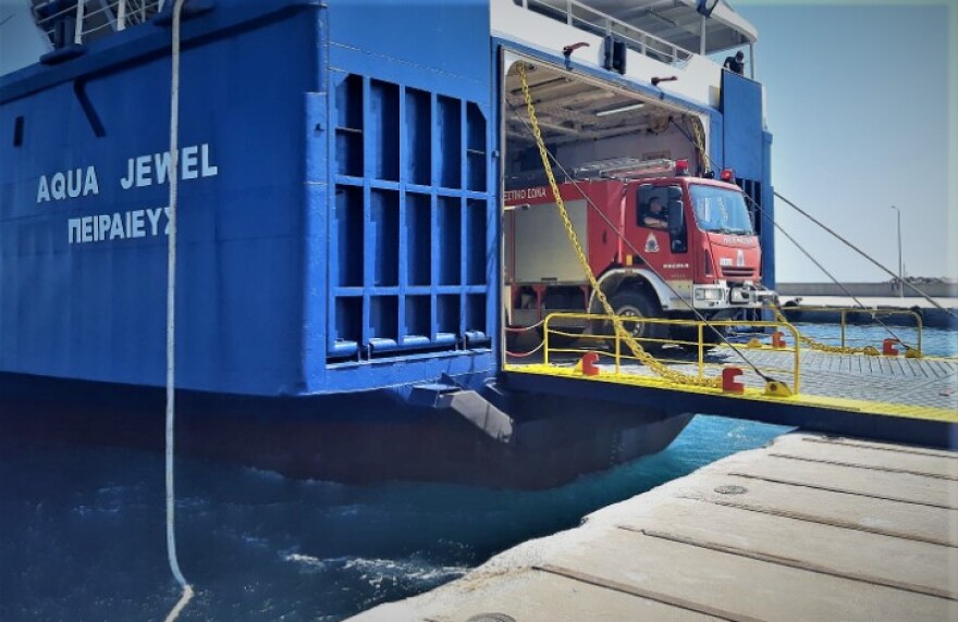 Σάμος: Διάσπαρτες οι εστίες της πυρκαγιάς – Ενισχύονται οι δυνάμεις της Πυροσβεστικής