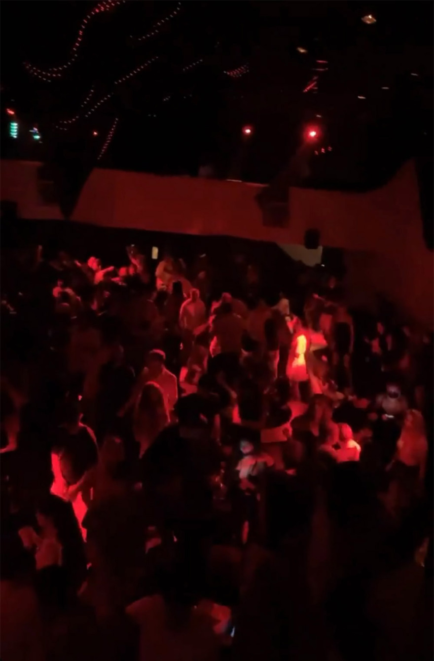 Με τοπικά lockdown σχεδιάζει η κυβέρνηση να αντιμετωπίσει τη διασπορά της πανδημίας - Ποια νησιά είναι στα όρια