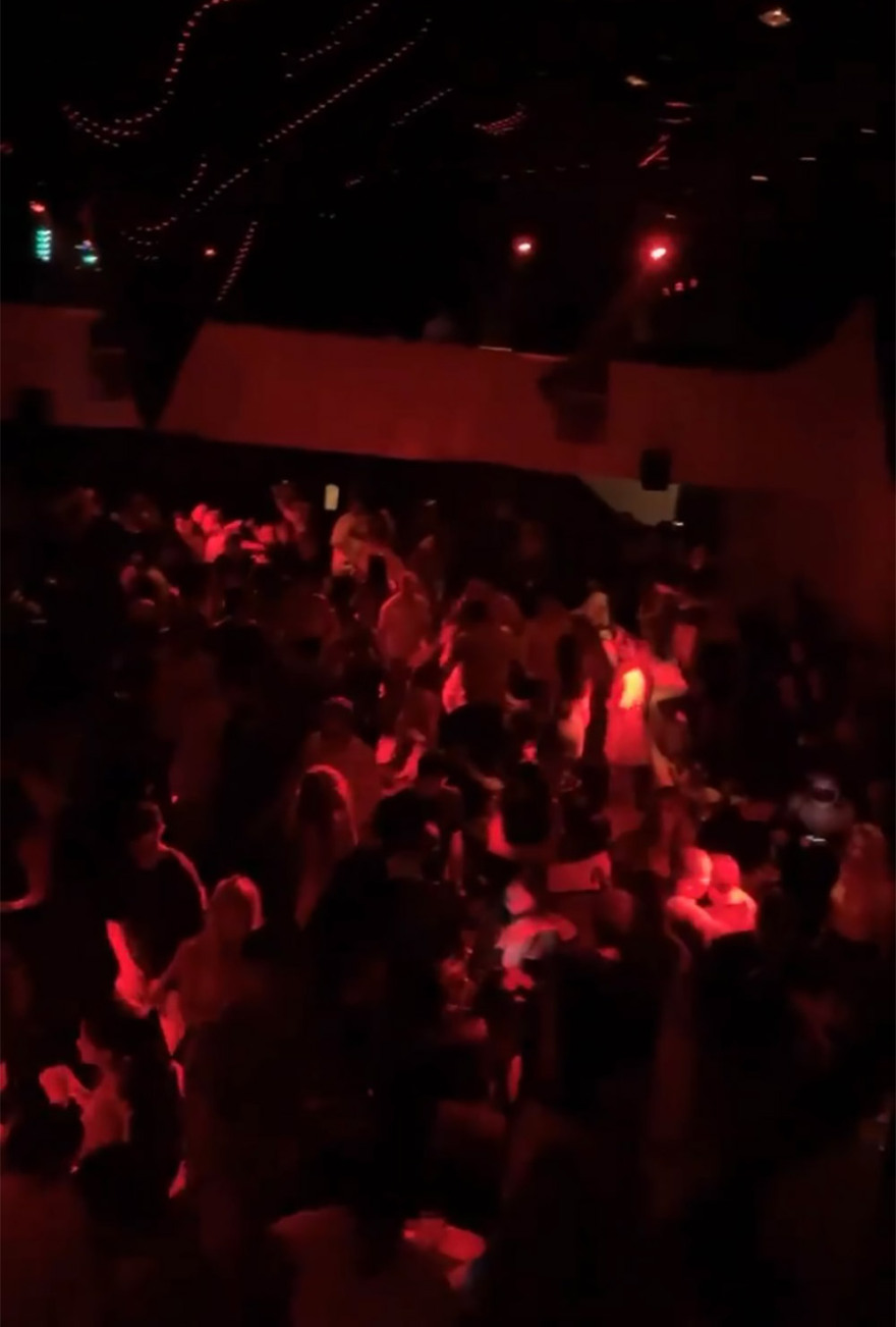 Με τοπικά lockdown σχεδιάζει η κυβέρνηση να αντιμετωπίσει τη διασπορά της πανδημίας - Ποια νησιά είναι στα όρια